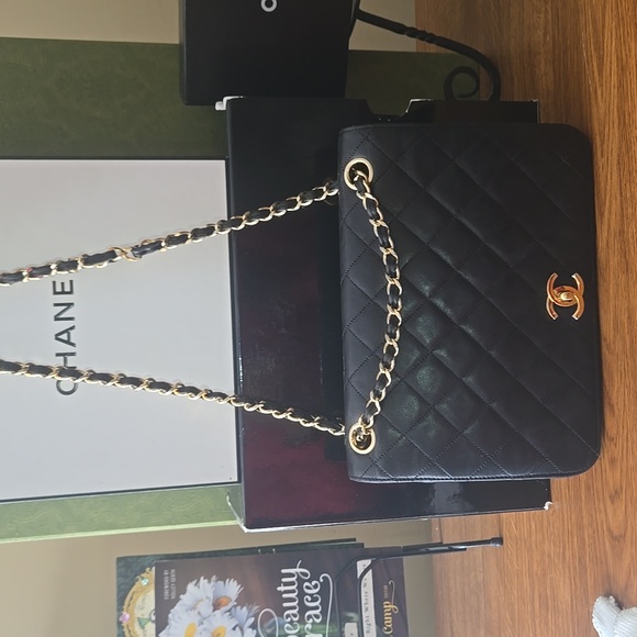 Chanel CC Matalasse Full Flap Shoulder Bag - Picture 2 of 13